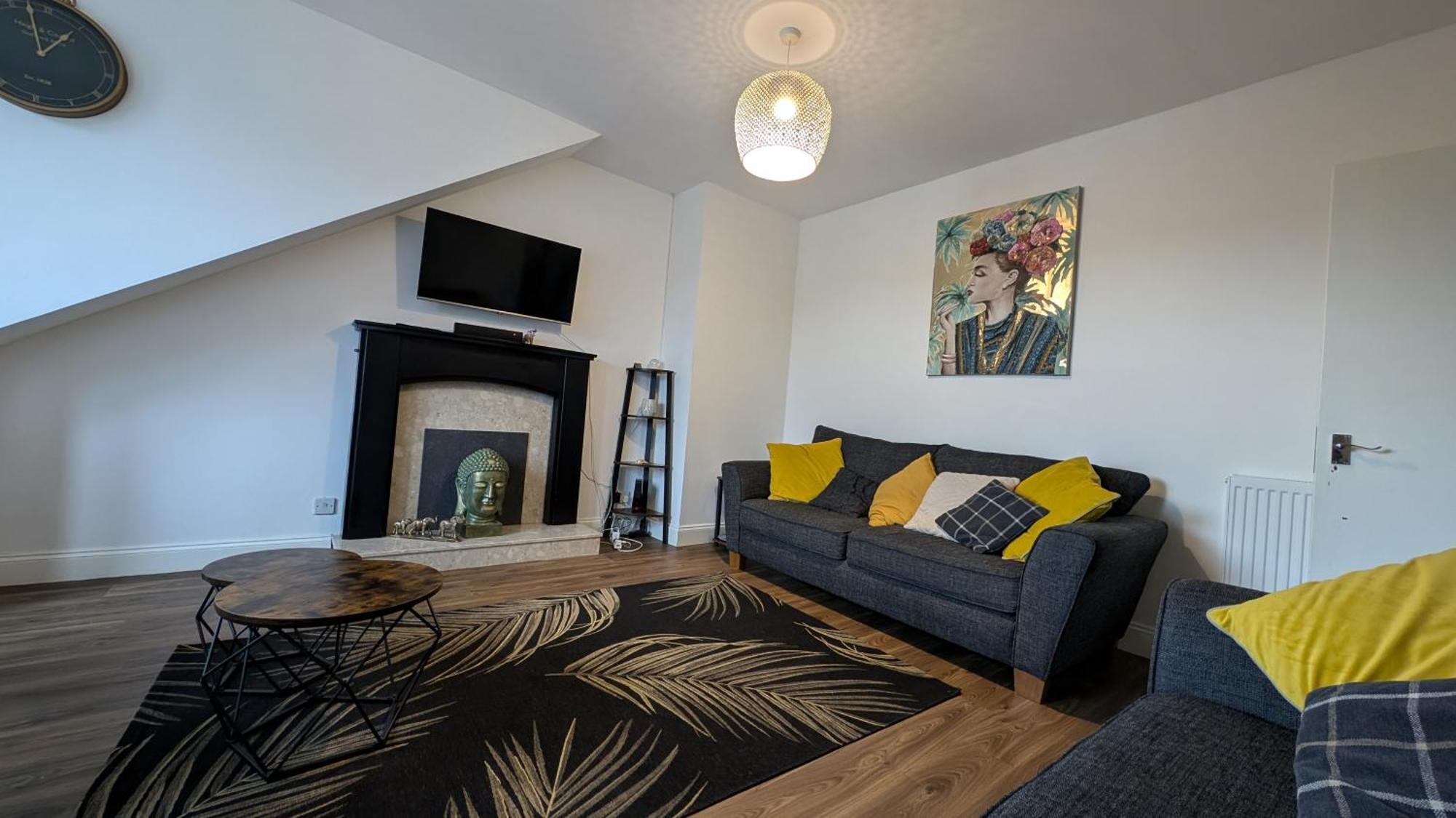 Lovely 2 Bedroom Apartment In Central Location Greenock Exterior photo