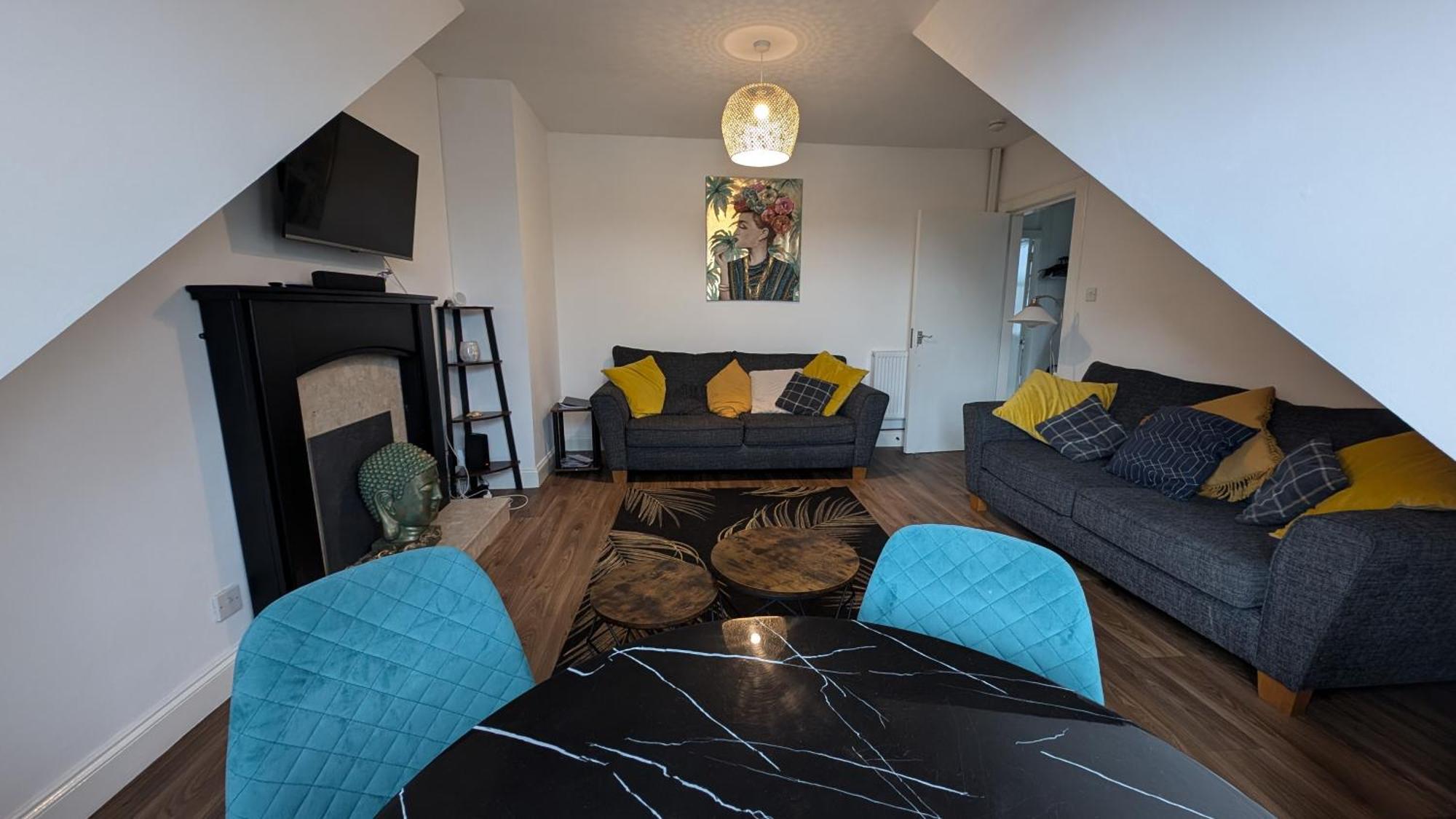 Lovely 2 Bedroom Apartment In Central Location Greenock Exterior photo